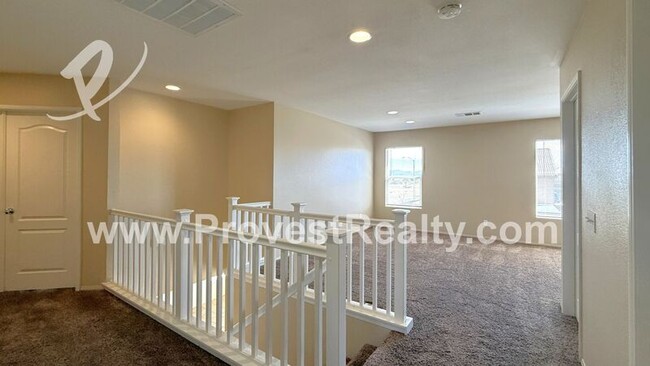 Building Photo - 9495 Apricot Ct