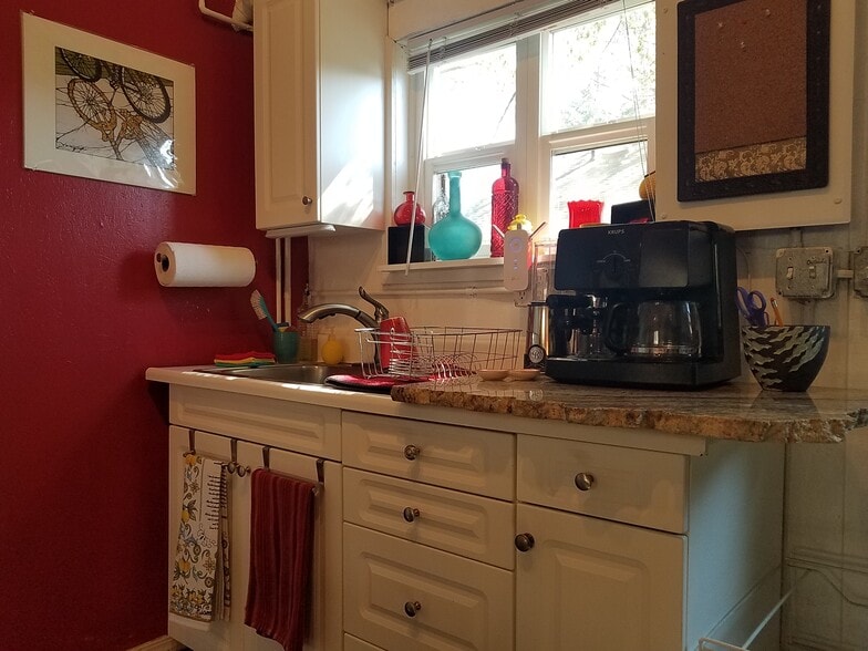 Sink area - 3019 N 35th St