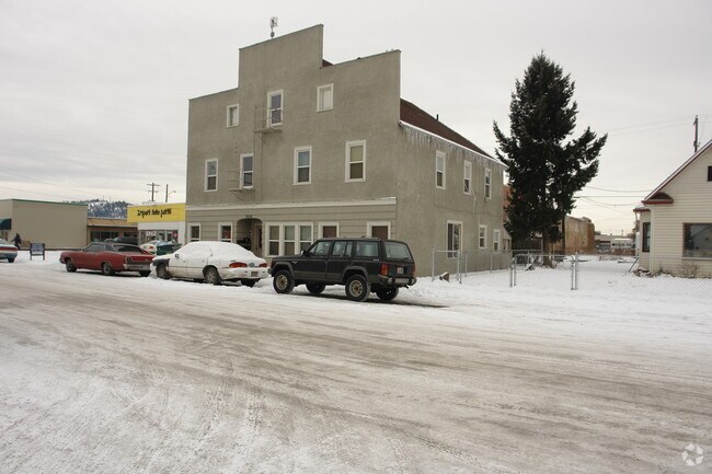 Building Photo - 3018 E Everett Ave