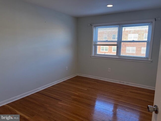 Building Photo - 3243 Lester Rd