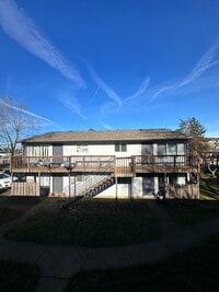 Building Photo - 2-Bedroom Upstairs Corner Unit; 1-Bath
