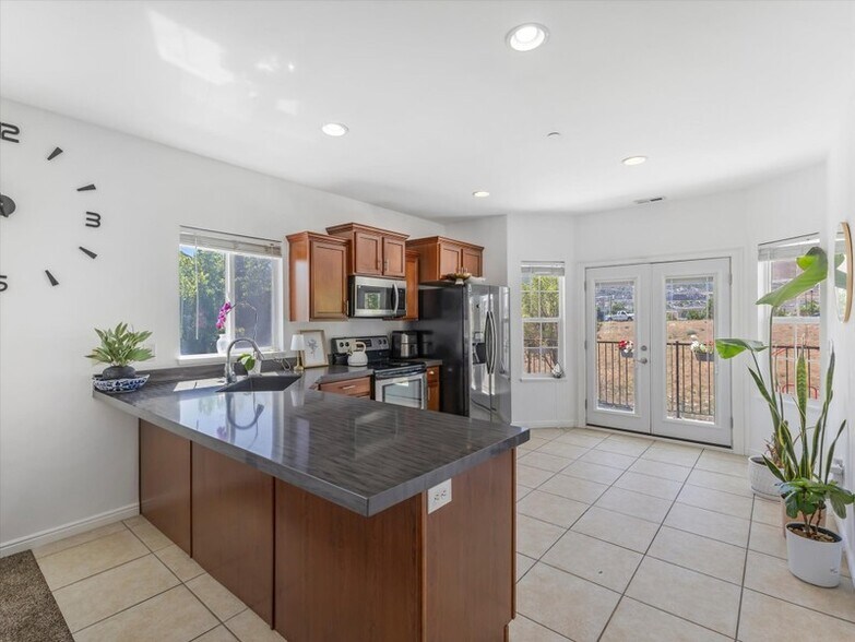 Building Photo - 114 Bella Monte Dr