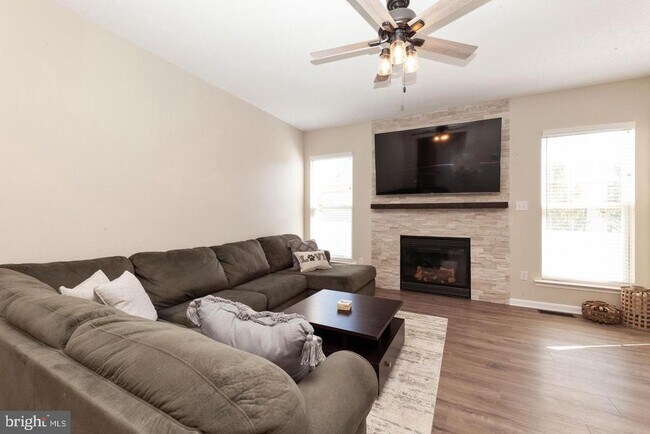 Building Photo - 1011 Martin Dr