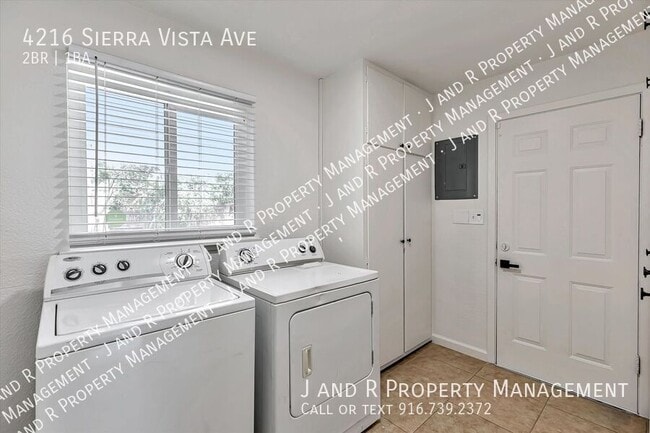 Building Photo - 4216 Sierra Vista Ave