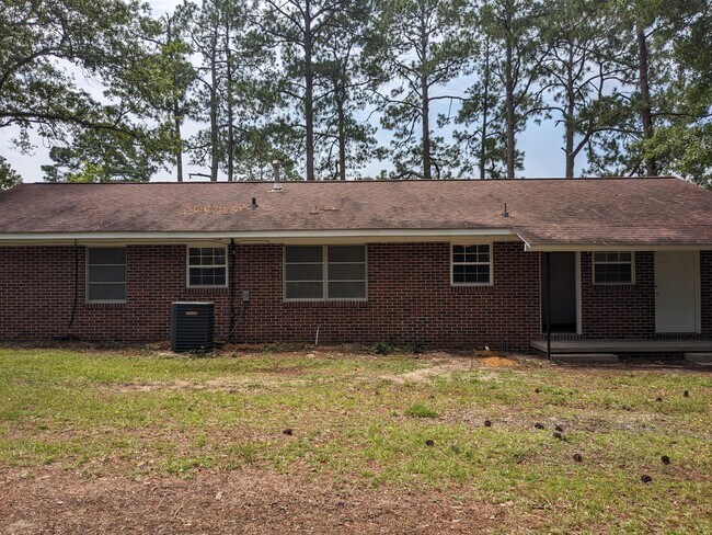 Building Photo - 165 E Toombs Ave