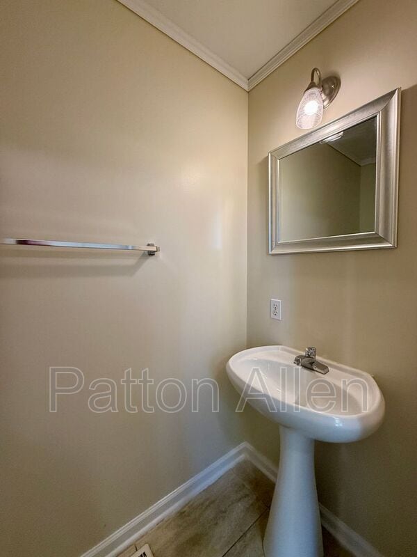 Building Photo - 92 Westover Dr