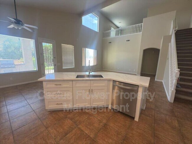 Building Photo - 749 E La Costa Dr