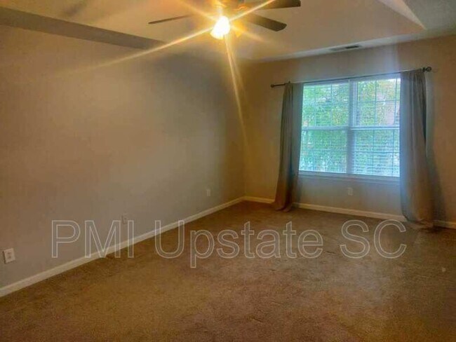Building Photo - 102 Waterton Way