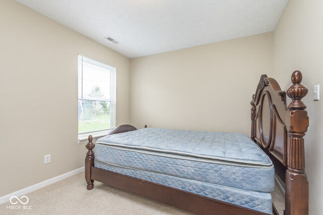 Building Photo - 381 Longview Bend
