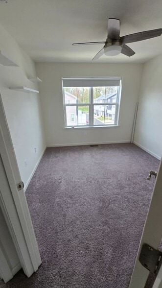 Building Photo - 1605 Aster Ln