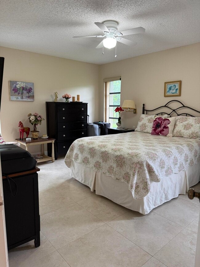 Building Photo - 6289 Red Cedar Cir