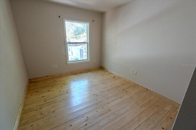 Building Photo - 2402 E M.L.K. Jr Blvd