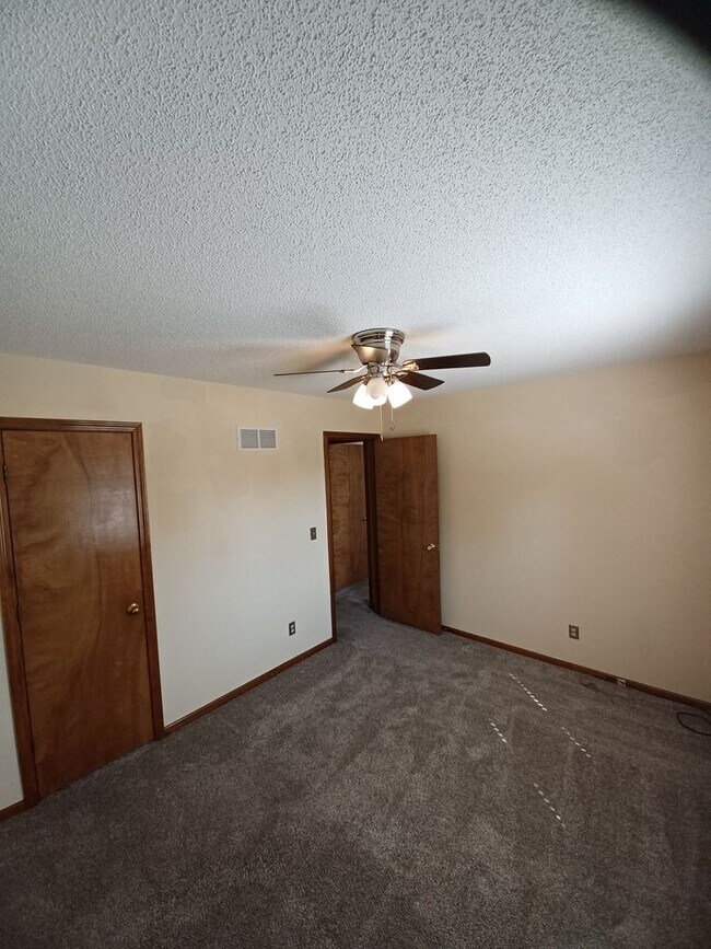 Building Photo - 6308 SW 27th St