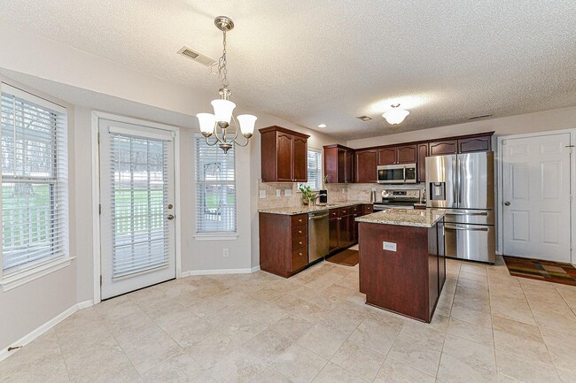 Building Photo - 1411 Deer Spring Ct