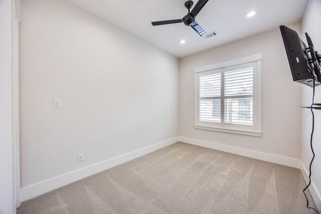 Building Photo - 3503 Mosley Ct