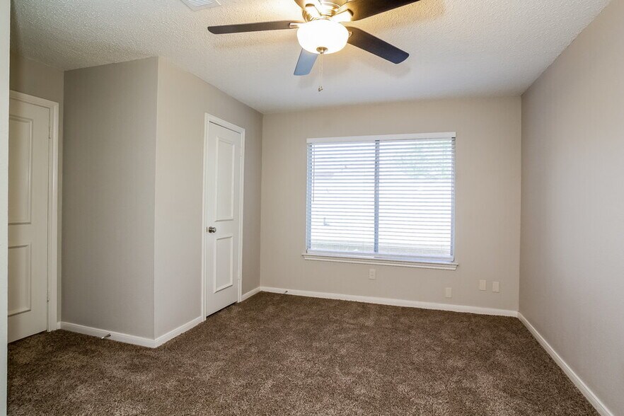 Building Photo - 4714 Cashel Castle Dr