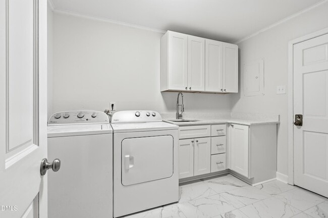 Building Photo - 1504 Homestead Rd