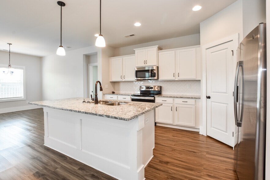 Building Photo - 182 Cherry Laurel Dr