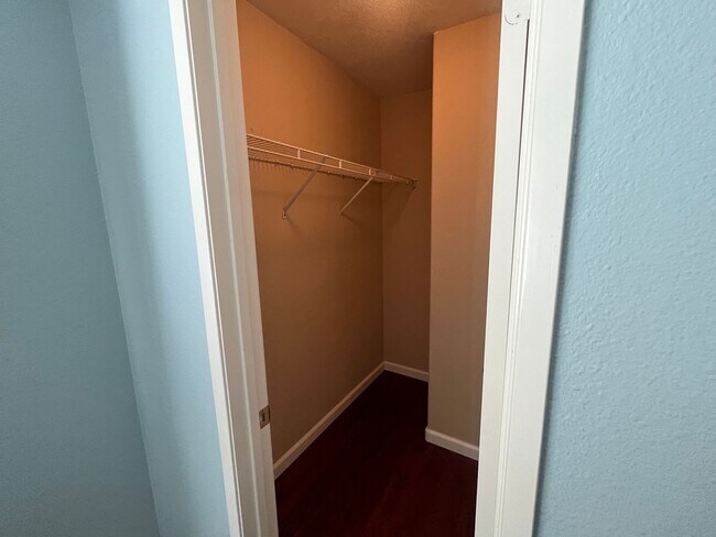 Building Photo - 4 Bedroom Townhome for Rent in Stevenson R...