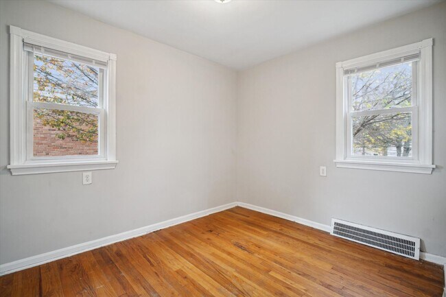 Building Photo - 25301 Marsdon Dr