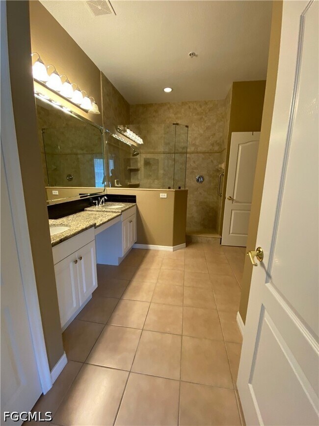 Building Photo - 9265 Belleza Way