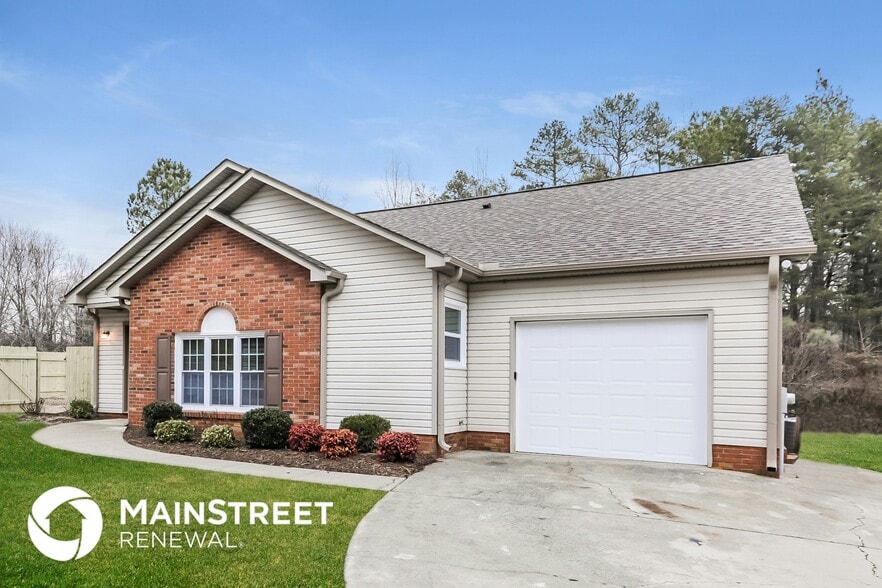 Building Photo - 2927 Faircroft Way