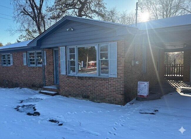 Building Photo - 5632 Birch Rd