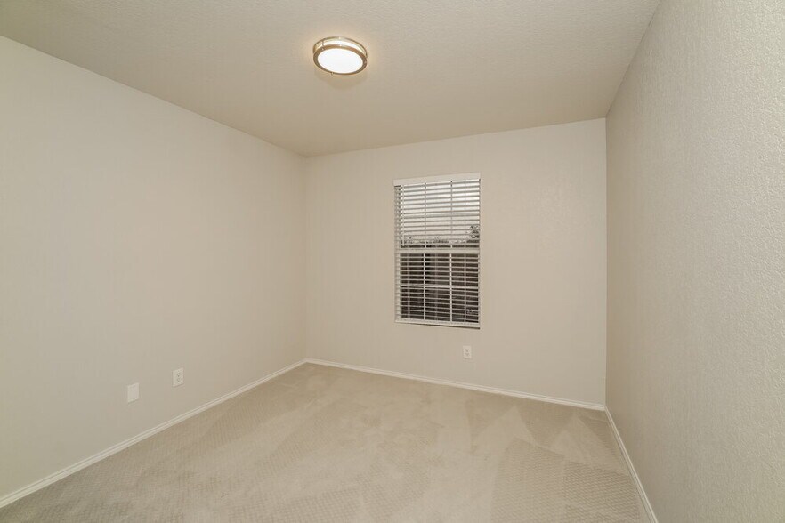 Building Photo - 9518 Boatman Pier