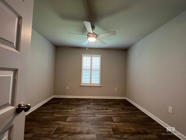 Building Photo - 23904 Songbird Dr