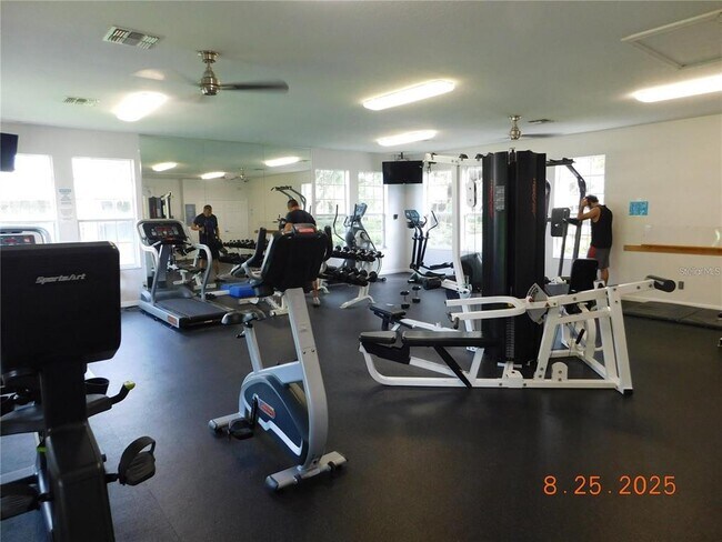 Building Photo - 6100 Stevenson Dr