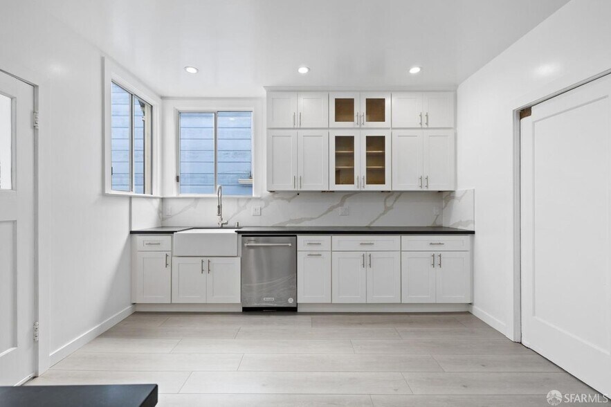 Building Photo - 1344 20th Ave
