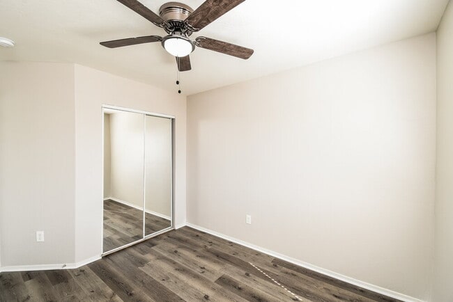 Building Photo - 790 E Saragosa St