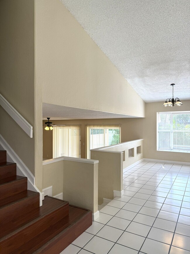 Building Photo - 18292 Clear Brook Cir