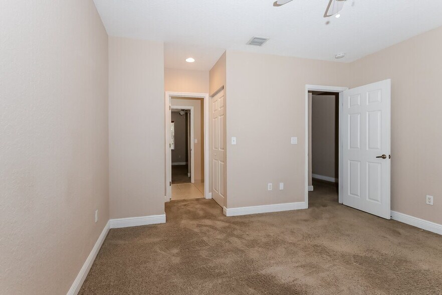 Building Photo - 4312 N Magnolia Cir