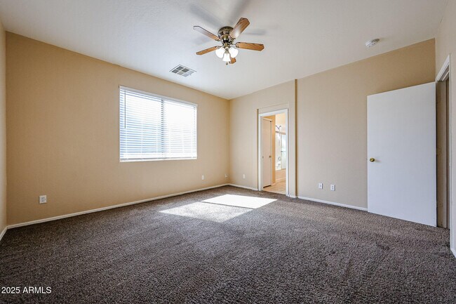 Building Photo - 44115 Askew Dr