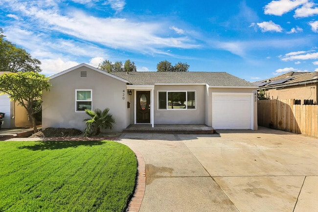 Building Photo - 420 N Batavia St