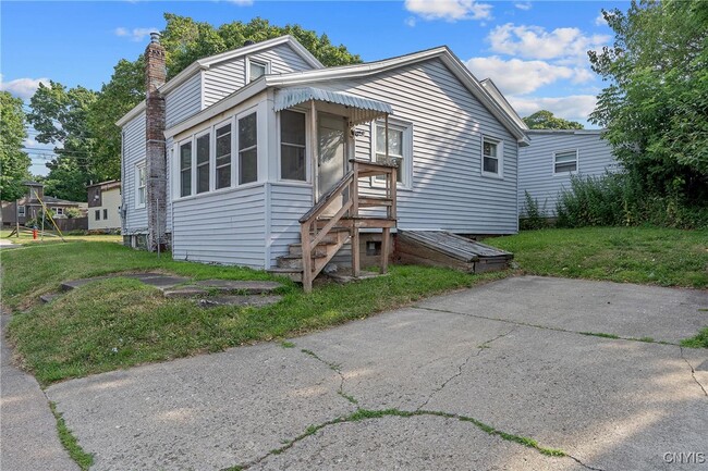 Building Photo - 148 W Cayuga St