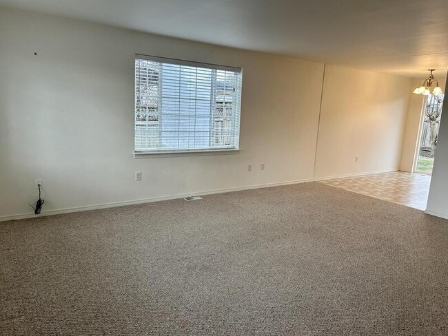 Building Photo - 6471 Portal Manor Dr