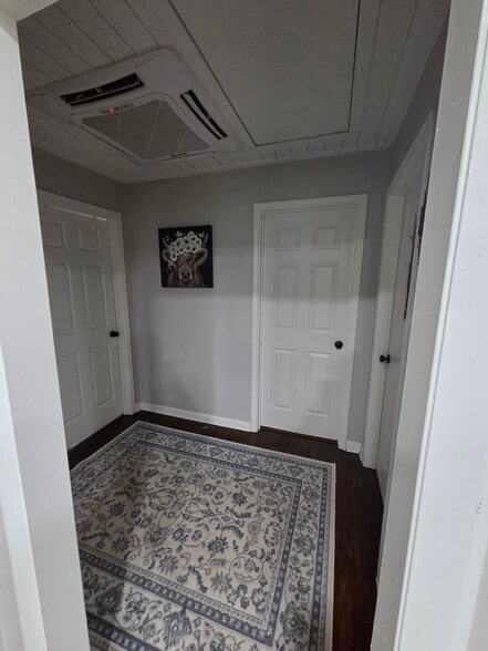 Building Photo - 1716 Fayetteville Hwy