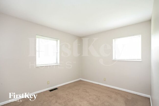 Building Photo - 8074 Hague Rd