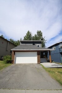 Building Photo - Cozy 3 Bedroom, 2.5 Bath Home in Eagle River