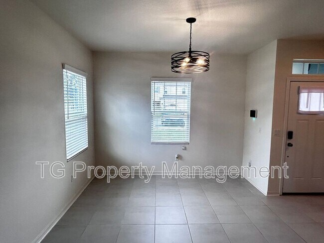 Building Photo - 379 Annies Pl