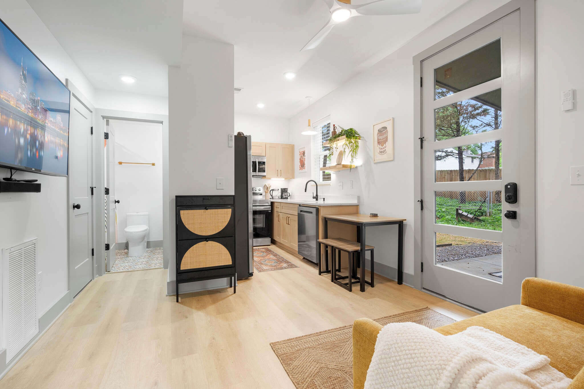 Building Photo - 530 Continental Dr