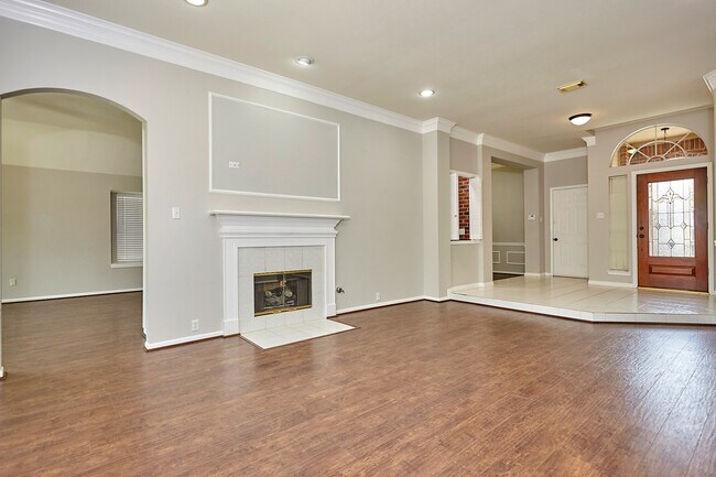 Building Photo - 6734 Wildacre Dr