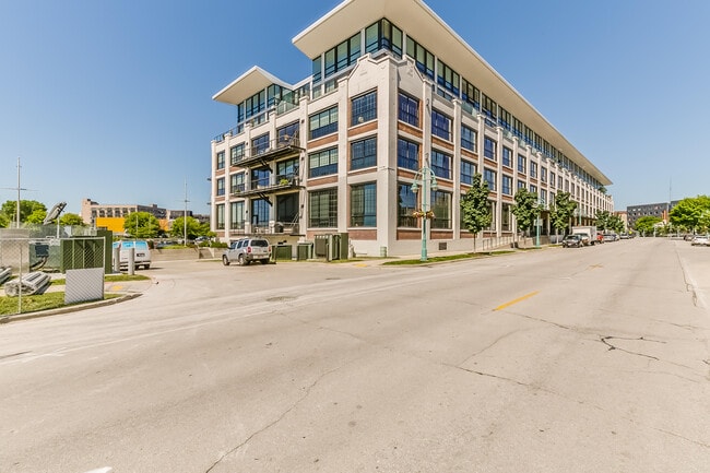 Building Photo - 311 E Erie St
