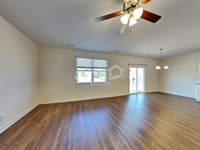 Building Photo - 601 Drema Ct