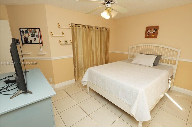 Building Photo - 3460 NW 21 St