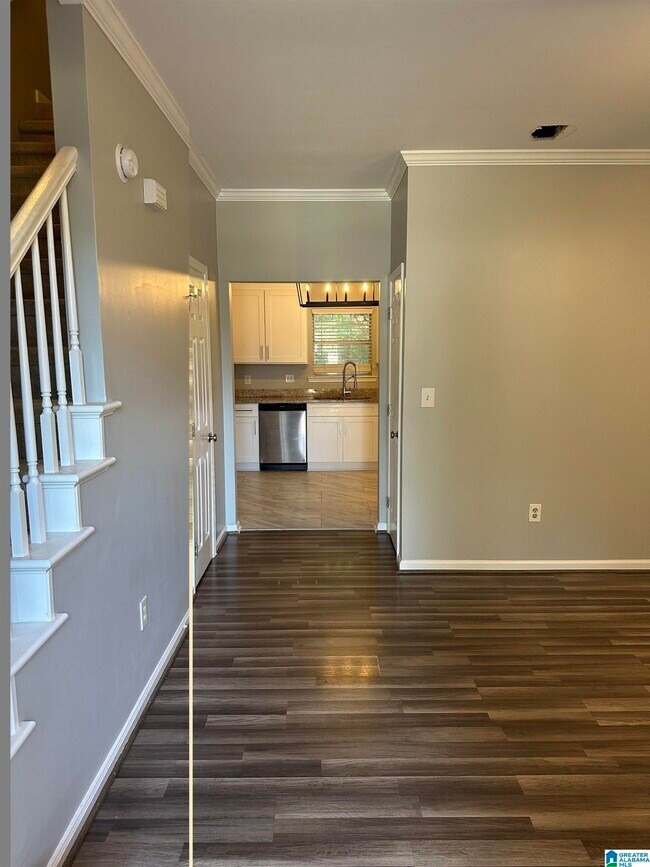 Building Photo - 407 Cambrian Ridge Dr