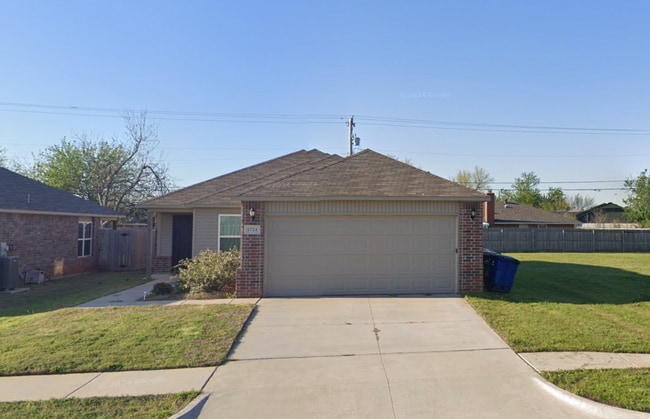 Building Photo - 1724 Lanesboro Dr