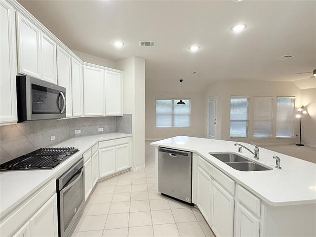 Building Photo - 2059 Avondown Rd